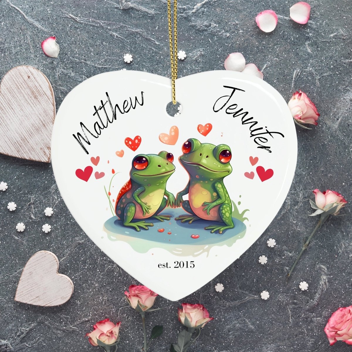 Cute personalised Frog Couple Ornament Ceramic Heart Ornament Lovers Keepsake Valentines Day Gift Anniversary Gift Idea for Soulmates - Everything Pixel